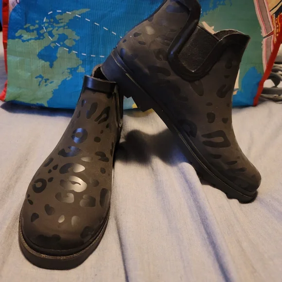 Hot paws rain boots new arrivals